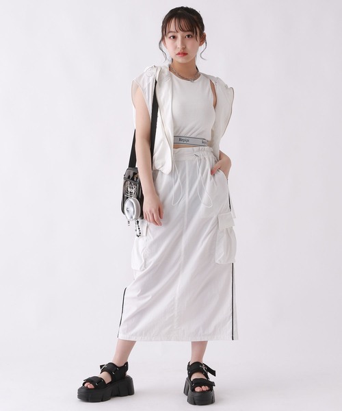 repipi armario(レピピ アルマリオ)の「サイドラインミディスカート(スカート・キッズ・ホワイト/ブラック/グリーン・LARGE/MEDIUM)」の4枚目の写真