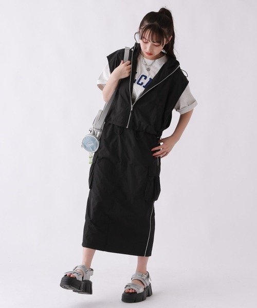 repipi armario(レピピ アルマリオ)の「サイドラインミディスカート(スカート・キッズ・ホワイト/ブラック/グリーン・LARGE/MEDIUM)」の6枚目の写真