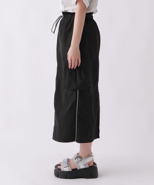 repipi armario(レピピ アルマリオ)の「サイドラインミディスカート(スカート・キッズ・ホワイト/ブラック/グリーン・LARGE/MEDIUM)」の8枚目の写真