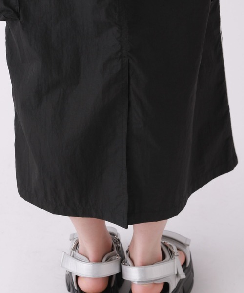 repipi armario(レピピ アルマリオ)の「サイドラインミディスカート(スカート・キッズ・ホワイト/ブラック/グリーン・LARGE/MEDIUM)」の15枚目の写真