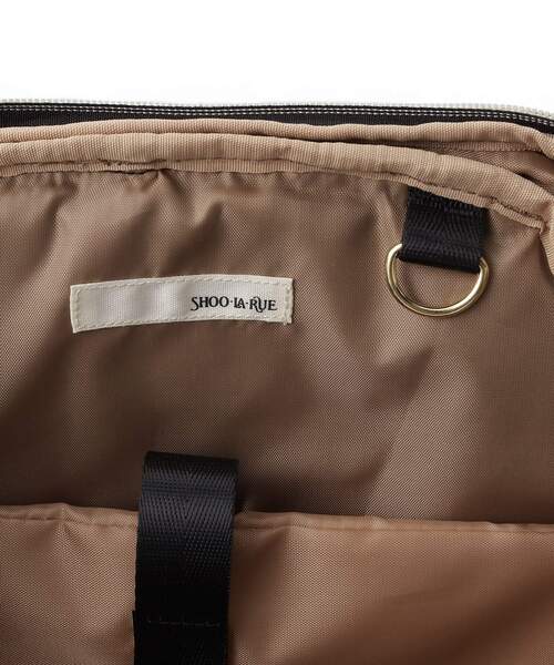 SHOO・LA・RUE（シューラルー）の「◆【撥水/ワンタッチ着脱/子育て世代の方にも】13ポケット ファンクションリュック（バックパック/リュック・レディース・ブラック/ブラック系4・00）」の17枚目の写真