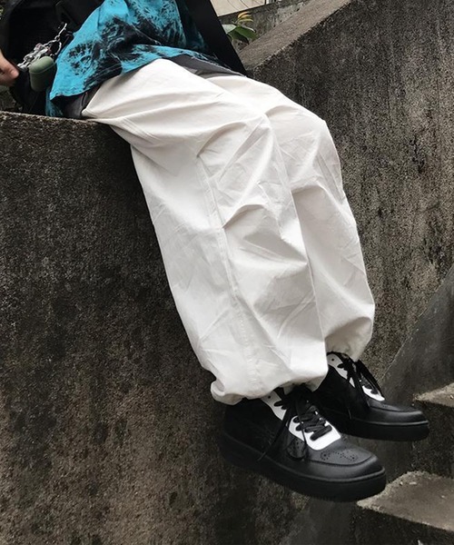 SHEPP(シープ)の「スーパーワイド ジョガーパンツ ユニセックス(その他パンツ・レディース・ブラック/ホワイト・M/L/S)」の1枚目の写真