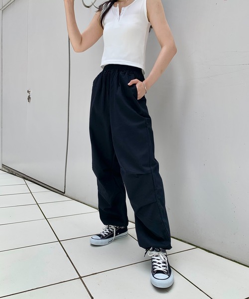 SHEPP(シープ)の「スーパーワイド ジョガーパンツ ユニセックス(その他パンツ・レディース・ブラック/ホワイト・M/L/S)」の12枚目の写真