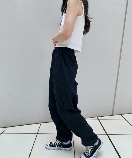 SHEPP(シープ)の「スーパーワイド ジョガーパンツ ユニセックス(その他パンツ・レディース・ブラック/ホワイト・M/L/S)」の15枚目の写真