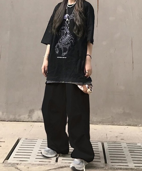 SHEPP(シープ)の「スーパーワイド ジョガーパンツ ユニセックス(その他パンツ・レディース・ブラック/ホワイト・M/L/S)」の4枚目の写真