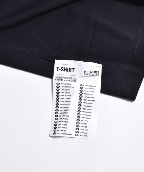 VETEMENTS（ヴェトモン）の「LOGO LABEL T-SHIRT（Tシャツ/カットソー・メンズ・ブラック・S/M）」の3枚目の写真