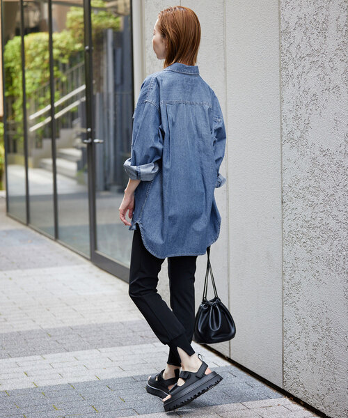 SLOBE IENA（スローブイエナ）の「LE DENIMライトオンスBDUシャツ（シャツ/ブラウス・レディース・サックスブルー・FREE）」の5枚目の写真