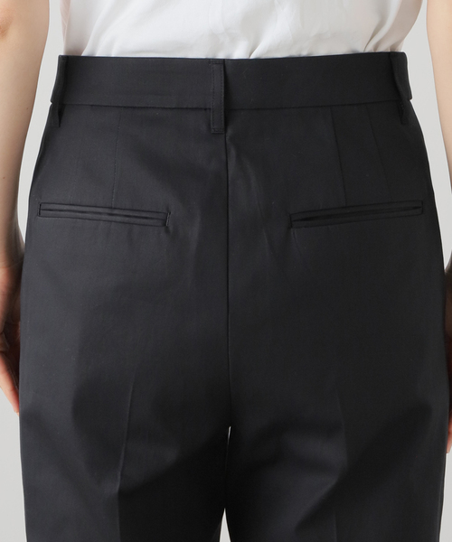 FRAMeWORK コットンツイルタックパンツ　新品　34 ホワイト FRAMeWORK（フレームワーク）の「コットンツイルタックパンツ
