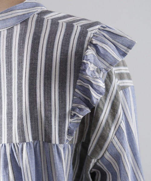 GENE HEAVENS(ジーンヘブンズ)の「(GENE HEAVENS)マルチカラーストライプ パネルフリルシャツ(シャツ/ブラウス・レディース・ブルー/ピンク・FREE)」の19枚目の写真