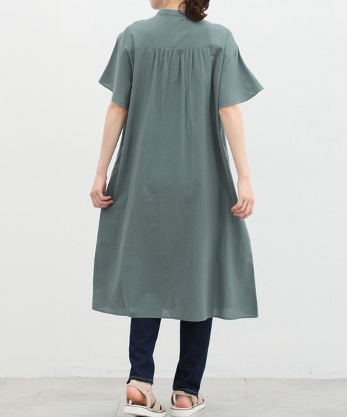 Honeys（ハニーズ）の「ピンタックシャツワンピース（シャツワンピース・レディース・オレンジ/ブルーグリーン/ブラック/ライトベージュ・L/M/LL）」の5枚目の写真