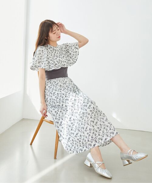 MAJESTIC LEGON(マジェスティックレゴン)の「レディギャザーストラップパンプス(パンプス・レディース・シルバー/ブラック/アイボリー/ブラウン/ボルドー/ブラック系その他2/ピンク/ダークブラウン/レッド・SMALL/X-LARGE/MEDIUM/LARGE/XXL)」の16枚目の写真