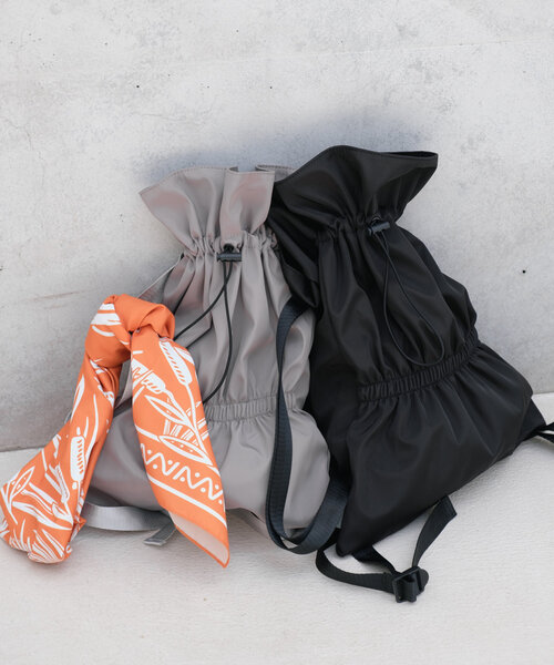 Kastane（カスタネ）の「【A4サイズ】ミドルリュック（バックパック/リュック・レディース・グレー/ブラック・FREE）」の4枚目の写真