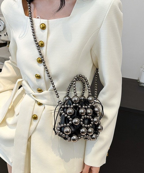 deux amour(ドゥーザムール)の「巾着付ビーズバック(ハンドバッグ・レディース・シルバー/ブラック・FREE)」の3枚目の写真