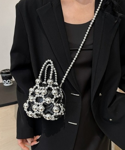 deux amour(ドゥーザムール)の「巾着付ビーズバック(ハンドバッグ・レディース・シルバー/ブラック・FREE)」の4枚目の写真