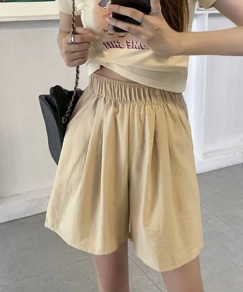 レディースのカーゴパンツ（ベージュ系・ショート・ひざ上丈