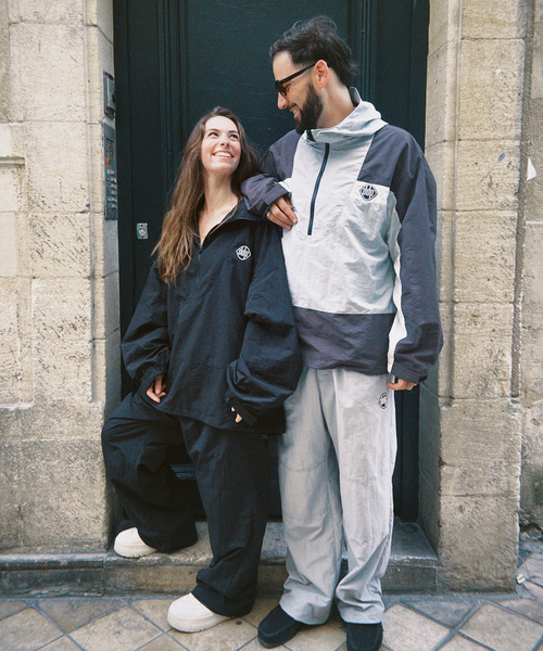 ddp（ディーディーピー）の「DDP 417別注 アノラックパーカー（ナイロンジャケット・メンズ・ブラック/チャコールグレー・MEDIUM/LARGE）」の3枚目の写真