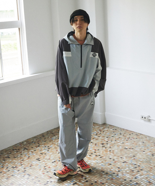 ddp（ディーディーピー）の「DDP 417別注 アノラックパーカー（ナイロンジャケット・メンズ・ブラック/チャコールグレー・MEDIUM/LARGE）」の8枚目の写真