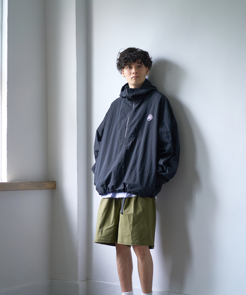 ddp（ディーディーピー）の「DDP 417別注 アノラックパーカー（ナイロンジャケット・メンズ・ブラック/チャコールグレー・MEDIUM/LARGE）」の10枚目の写真