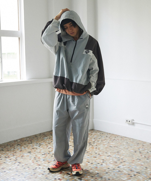 ddp（ディーディーピー）の「DDP 417別注 アノラックパーカー（ナイロンジャケット・メンズ・ブラック/チャコールグレー・MEDIUM/LARGE）」の14枚目の写真