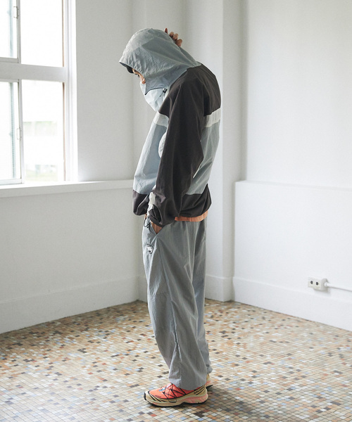 ddp（ディーディーピー）の「DDP 417別注 アノラックパーカー（ナイロンジャケット・メンズ・ブラック/チャコールグレー・MEDIUM/LARGE）」の18枚目の写真