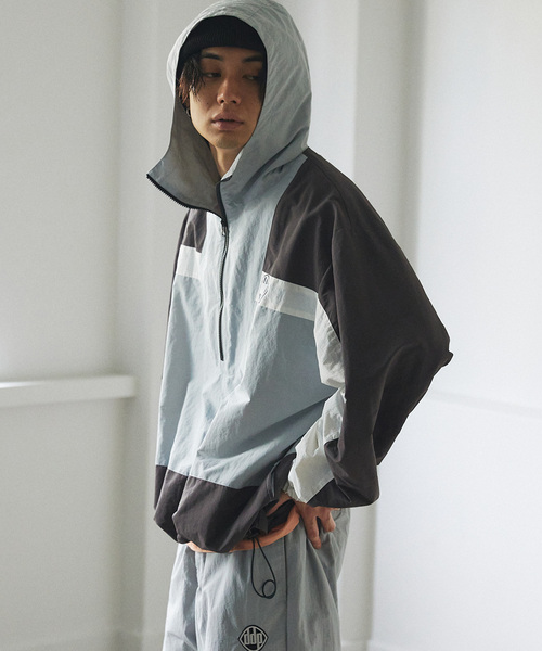 ddp（ディーディーピー）の「DDP 417別注 アノラックパーカー（ナイロンジャケット・メンズ・ブラック/チャコールグレー・MEDIUM/LARGE）」の20枚目の写真