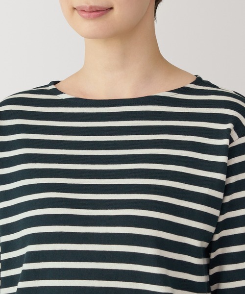 無印良品（ムジルシリョウヒン）の「婦人　太番手ボートネック長袖Ｔシャツ（Tシャツ/カットソー・レディース・ネイビー系/ライトグリーン系/グレー系/レッド系/ベージュ系/ネイビー系1・XL/L/M/S）」の16枚目の写真
