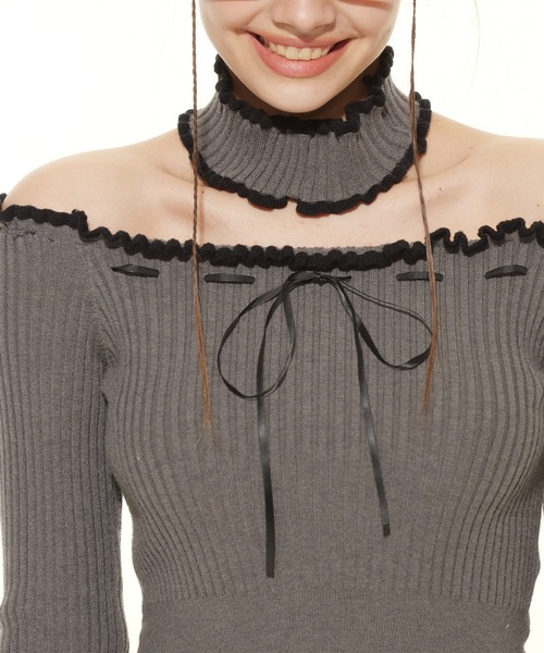 HOOK(フック)の「【HOOK】for girls チョーカー付きリブニットトップス(Tシャツ/カットソー・レディース・グレー/ホワイト・L/M/S)」の7枚目の写真