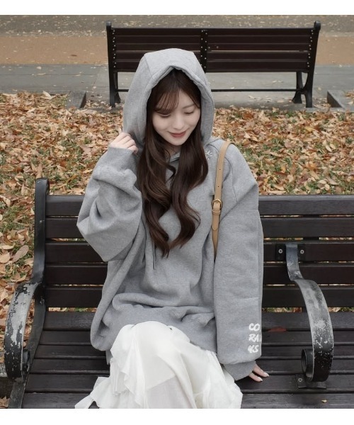 Java(ジャバ)の「《JaVa ジャバコラボ》 ラフに過ごしたい日にも トレンドを プラス。ランダム 刺繍 裏起毛 オーバーサイズ パーカー(パーカー・レディース・チャコール/杢グレー/オートミール/ネイビー/スモークピンク・SMALL/MEDIUM/LARGE/X-LARGE)」の14枚目の写真