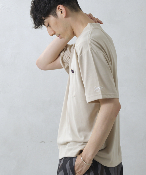 Russell Athletic（ラッセルアスレティック）の「RUSSELL ATHLETIC 別注 Ever Dry ポケットTシャツ（Tシャツ/カットソー・メンズ・ブラック/ホワイト/ベージュ系その他/ネイビー・MEDIUM/LARGE）」の18枚目の写真