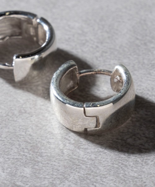 MAISON CLUB(メゾンクラブ)の「【MAISON CLUB】Silver Plane Big Pierce Silver925 / シルバープレーンビッグピアス シルバー925 KUN(ピアス(片耳用)・メンズ・シルバー・FREE)」の5枚目の写真