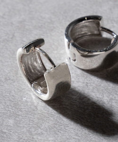 MAISON CLUB(メゾンクラブ)の「【MAISON CLUB】Silver Plane Big Pierce Silver925 / シルバープレーンビッグピアス シルバー925 KUN(ピアス(片耳用)・メンズ・シルバー・FREE)」の6枚目の写真