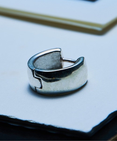 MAISON CLUB(メゾンクラブ)の「【MAISON CLUB】Silver Plane Big Pierce Silver925 / シルバープレーンビッグピアス シルバー925 KUN(ピアス(片耳用)・メンズ・シルバー・FREE)」の8枚目の写真