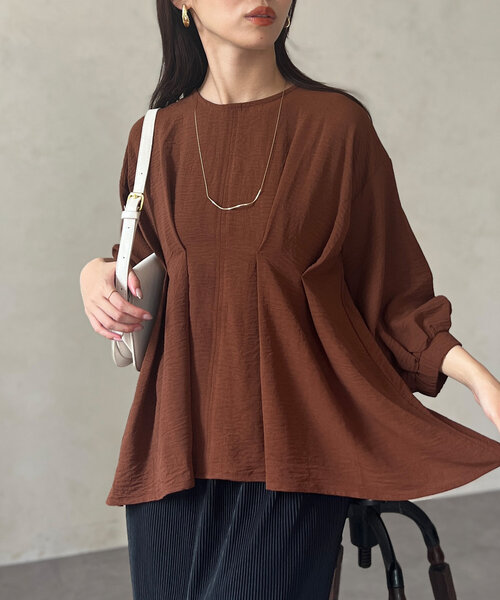 Chez toi(シェトワ)の「【マイナス3キロ見え】7分袖ウエストタックペプラムブラウス(シャツ/ブラウス・レディース・ブラウン/オフホワイト/ブラック・FREE)」の3枚目の写真