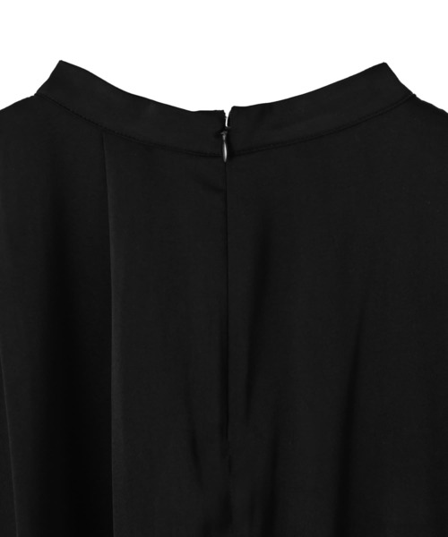 アシンメトリック黒ボタンワンピース アシンメトリック黒ボタンワンピース