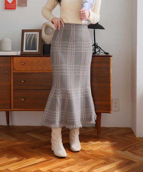 Doula Doula（ドゥーラドゥーラ）の「チェックマーメイドニットスカート（スカート・レディース・ベージュ/グレー/ダークベージュ/ブラック・FREE）」の17枚目の写真