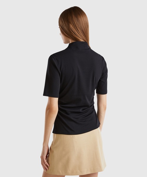 BENETTON (UNITED COLORS OF BENETTON)（ベネトンユナイテッドカラーズオブベネトン）の「【GREEN B】コットン100％無地ハイネック5分袖Tシャツ（Tシャツ/カットソー・レディース・ブラック・SMALL/MEDIUM/LARGE/X-SMALL）」の2枚目の写真