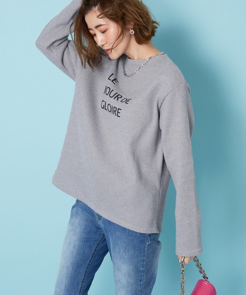 BELLUNA PLUS（ベルーナ）の「ふんわり裏起毛ニットソーロゴプルオーバー（Tシャツ/カットソー・レディース・グレー/アイボリー/チャコール/ピンク・X-LARGE/LARGE/MEDIUM）」の5枚目の写真