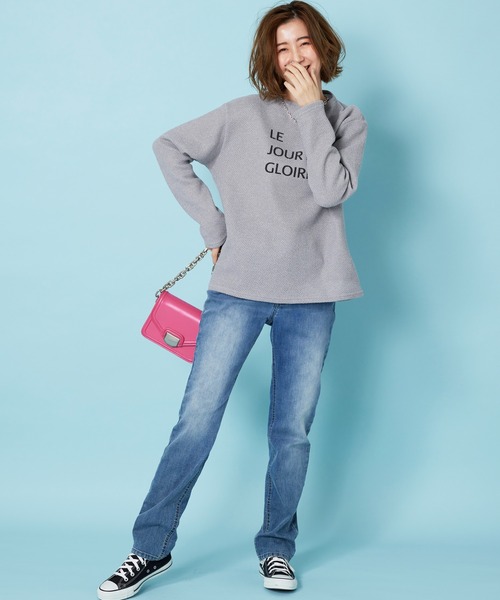 BELLUNA PLUS（ベルーナ）の「ふんわり裏起毛ニットソーロゴプルオーバー（Tシャツ/カットソー・レディース・グレー/アイボリー/チャコール/ピンク・X-LARGE/LARGE/MEDIUM）」の10枚目の写真
