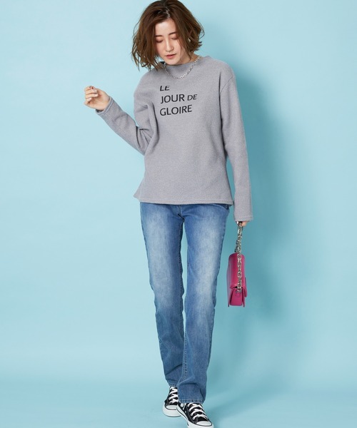 BELLUNA PLUS（ベルーナ）の「ふんわり裏起毛ニットソーロゴプルオーバー（Tシャツ/カットソー・レディース・グレー/アイボリー/チャコール/ピンク・X-LARGE/LARGE/MEDIUM）」の11枚目の写真