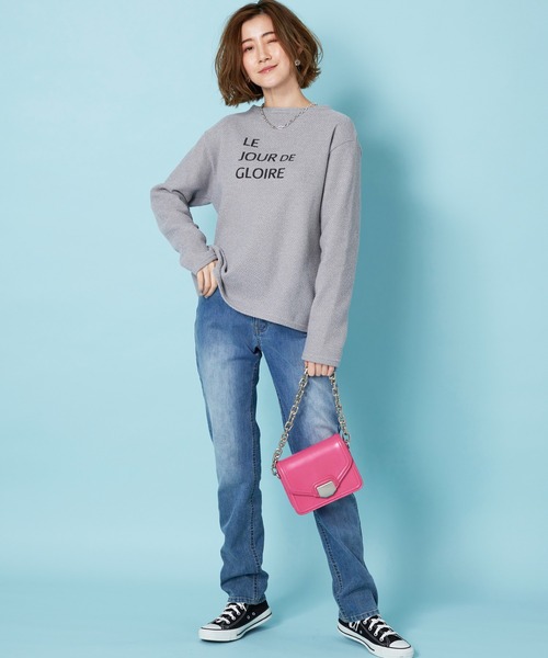 BELLUNA PLUS（ベルーナ）の「ふんわり裏起毛ニットソーロゴプルオーバー（Tシャツ/カットソー・レディース・グレー/アイボリー/チャコール/ピンク・X-LARGE/LARGE/MEDIUM）」の9枚目の写真