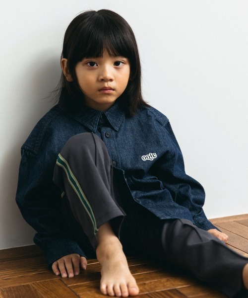 ooju（オージュ）の「【ooju】デニムシャツ（シャツ/ブラウス・キッズ・ブルー・1/2）」の2枚目の写真