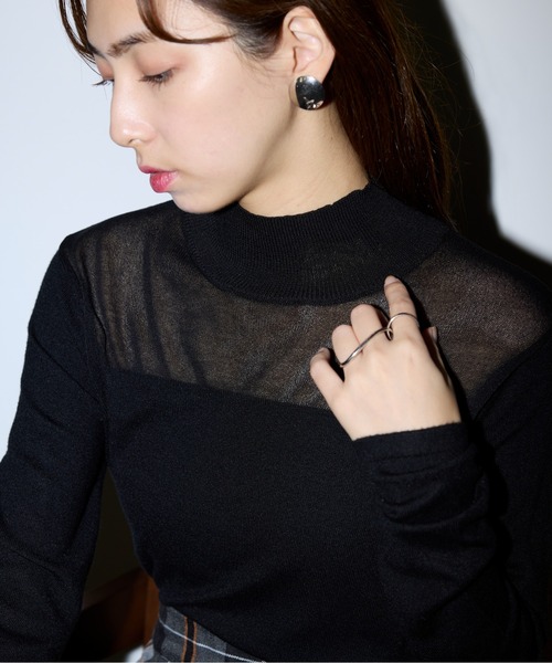 MAISON BREEZE reveur(メゾンブリーズレヴール)の「【MAISON BREEZE reveur】アンゴラタッチニット シアー切替ハイネックプルオーバー XNN(ニット/セーター・レディース・グレー/アイボリー/ブラック・FREE)」の2枚目の写真