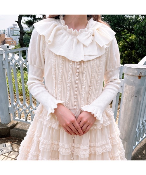 ピンクハウス　リボンモチーフ使いヨークカラーニット　白色　新品タグ付き PINK HOUSE（ピンクハウス）の「リボンモチーフ使いヨークカラーニット