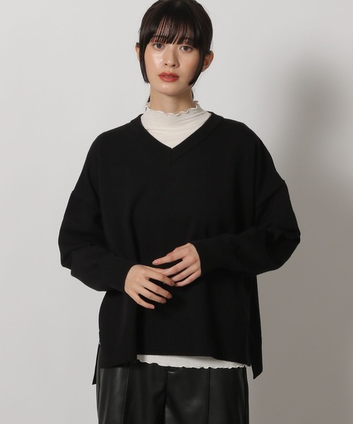 LAKOLE（ラコレ）の「12ゲージVネックニットプルオーバー / 231672（ニット/セーター・レディース・ブルー/グレー/ブラック/アイボリー/マスタード・FREE）」の3枚目の写真