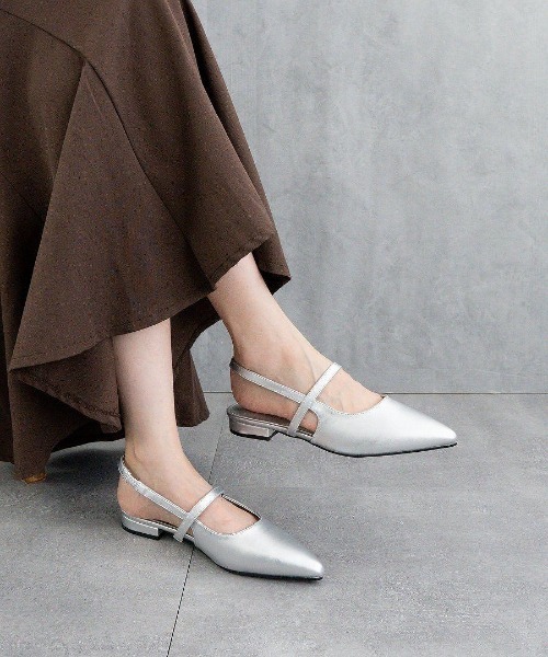 Fabby fabby（ファビィーファビィー）の「フラットストラップスリッパ（パンプス・レディース・シルバー/ベージュ/ブラック/オフホワイト・SMALL/LARGE/MEDIUM）」の21枚目の写真