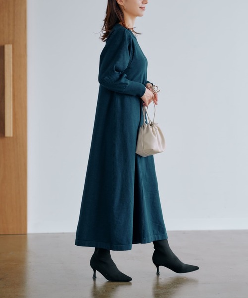 COHINA（コヒナ）の「バルーンスリーブニットワンピース 【低身長・小柄女性】（ワンピース・レディース・ベージュ/グレー/ブルー・SHORT/REGULAR）」の3枚目の写真