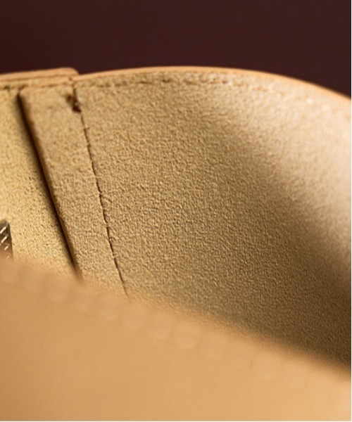 NiiNa（ニーナ）の「【NiiNa】【高品質牛革】ワンハンドルスクエアショルダーレザーバッグ（ハンドバッグ・レディース・ブラック/ダークブラウン/ベージュ/ブラウン/キャメル/ブラック系2/ホワイト系2・FREE）」の16枚目の写真