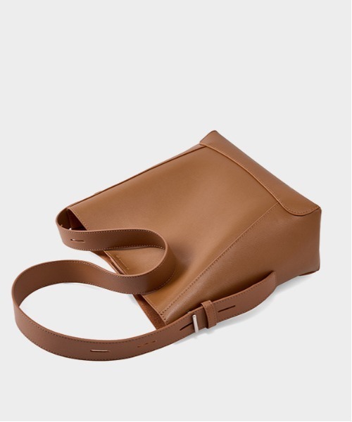 NiiNa】【高品質牛革】ワンハンドルスクエアショルダーレザー
