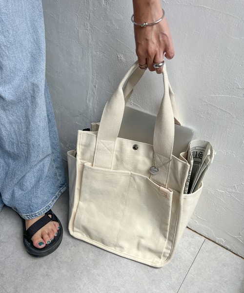ikka（イッカ）の「キャンバスパイピングビッグトートバッグ（トートバッグ・レディース・オートミール/オフホワイト/ブルー/ブラック・FREE）」の2枚目の写真