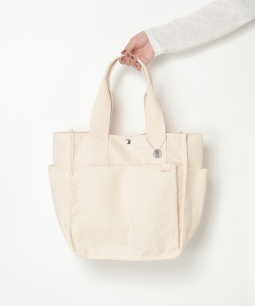 ikka（イッカ）の「キャンバスパイピングビッグトートバッグ（トートバッグ・レディース・オートミール/オフホワイト/ブルー/ブラック・FREE）」の17枚目の写真